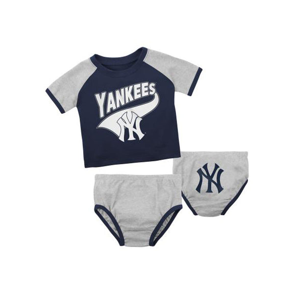 Outerstuff New York Yankees Little Slugger 2 PK Creeper Set - lauxsportinggoods