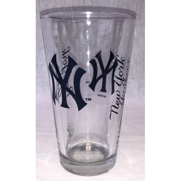 KW Textile New York Yankees Mixing Glass - 17 Oz - lauxsportinggoods